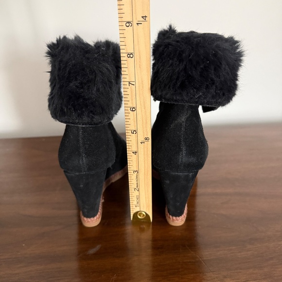 KATE SPADE STASIA BLACK SUEDE WEDGE BOOTIE FAUX FUR CUFF FRONT ZIPPER 7M - Picture 8 of 12